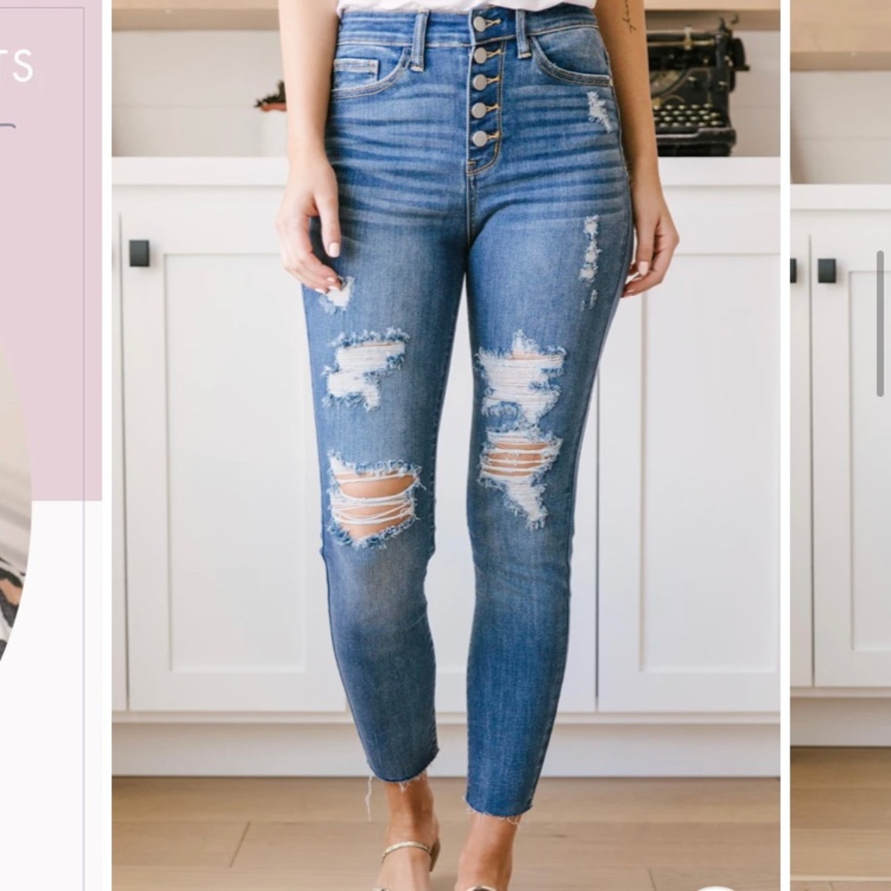 Judy Blue High Rise ButtonUp Straight Ripped Jeans